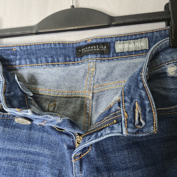 Aeropostale Women's Jean Bermuda Cuffed Distressed Shorts Size 8 - Picture 8 of 15